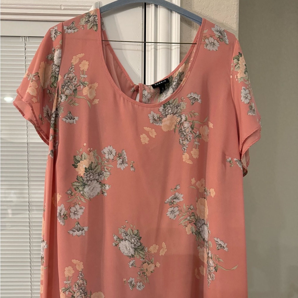 💐💐Torrid Pink Floral Top-Size 3 💐💐